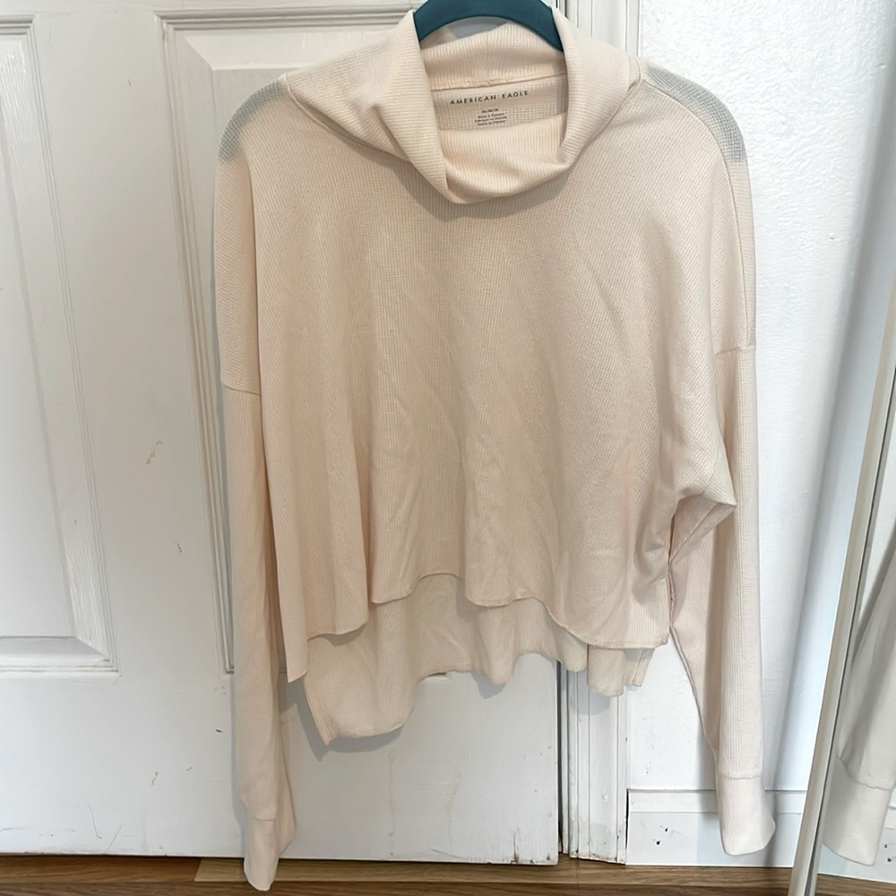 American Eagle turtleneck cropped sweater in a size medium.